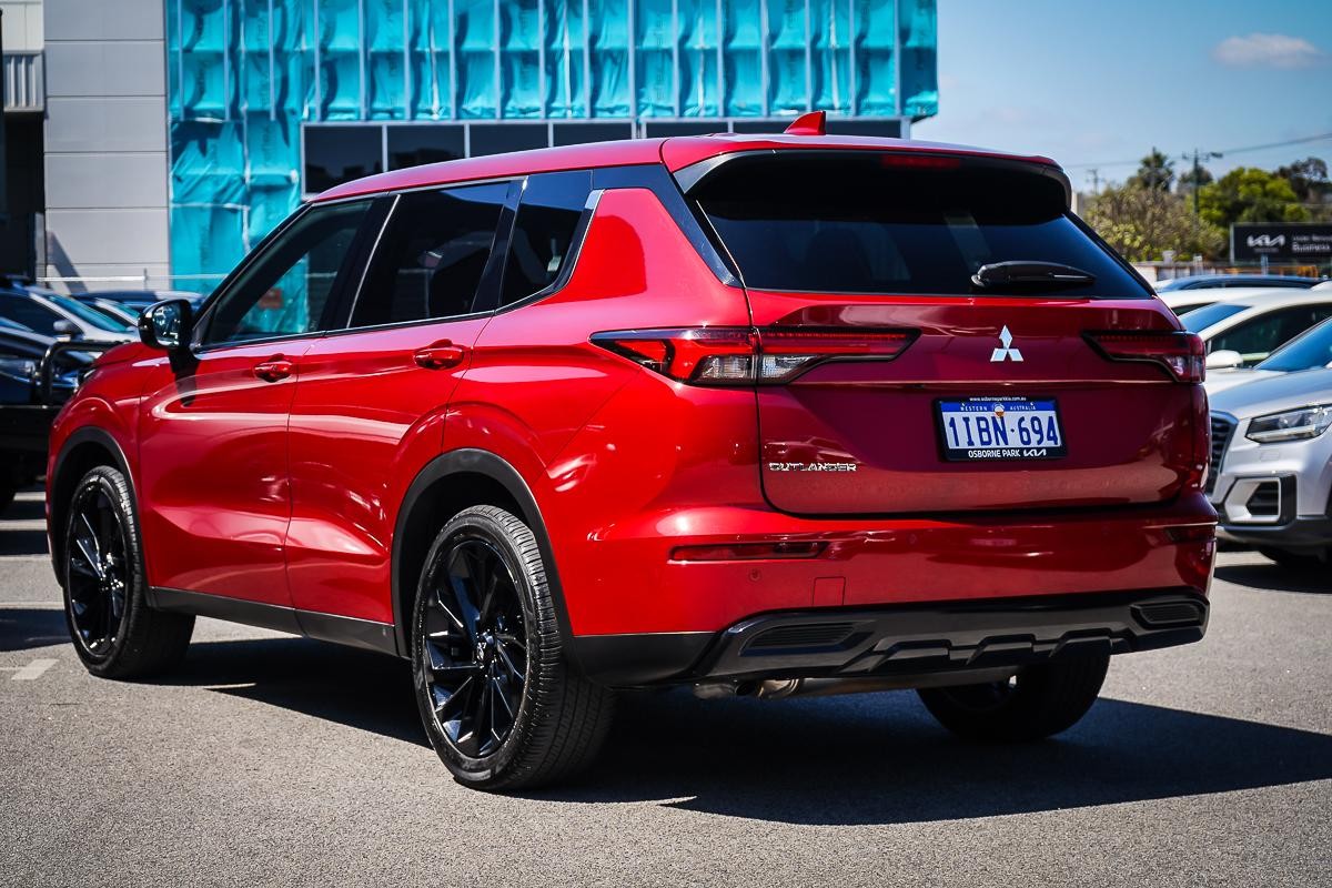 Mitsubishi Outlander image 4