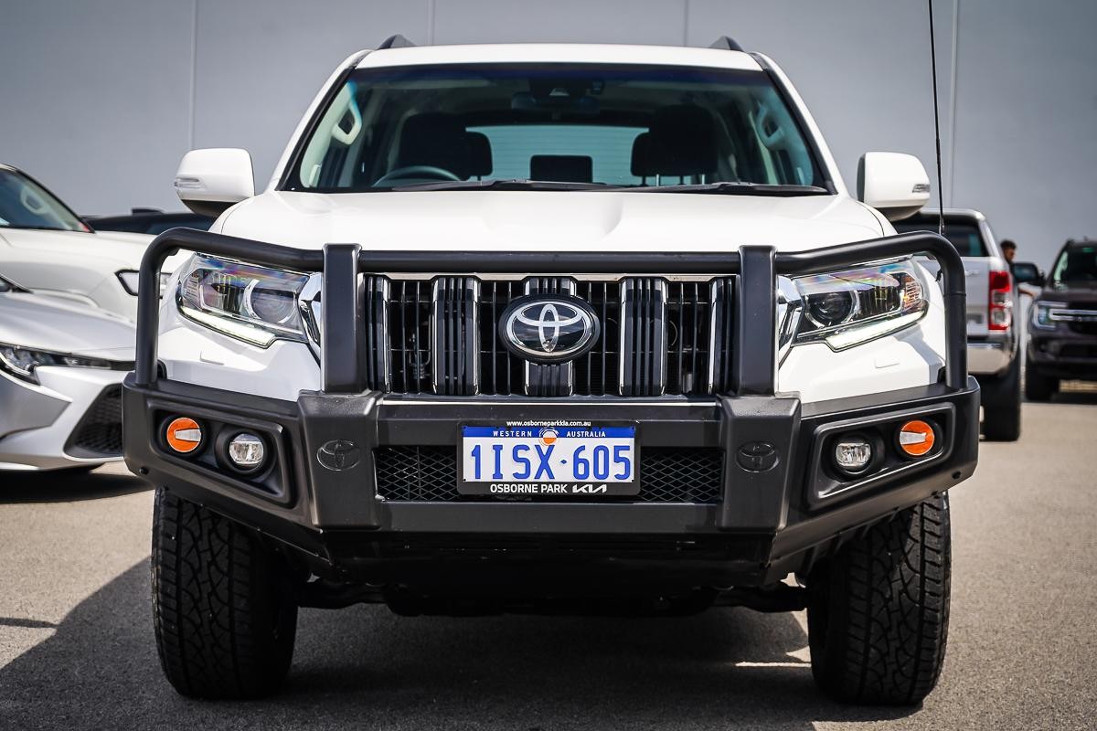 Toyota Landcruiser Prado image 3