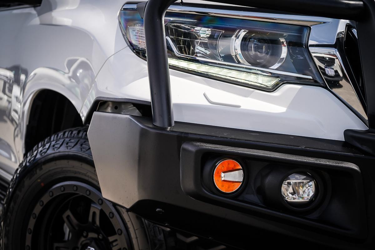 Toyota Landcruiser Prado image 2
