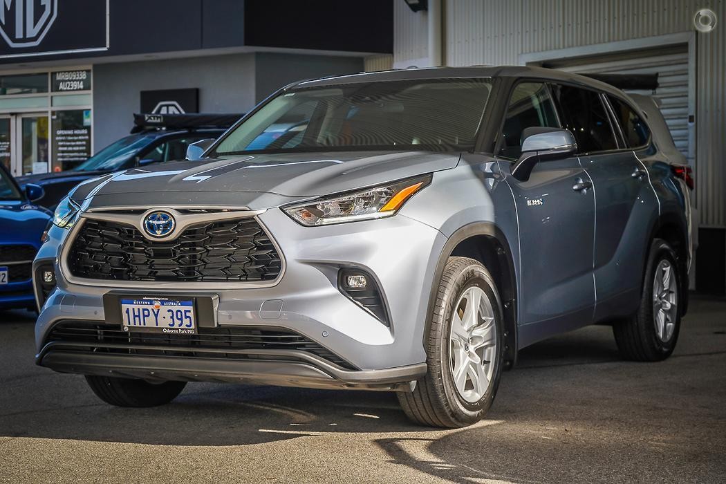 Toyota Kluger image 4
