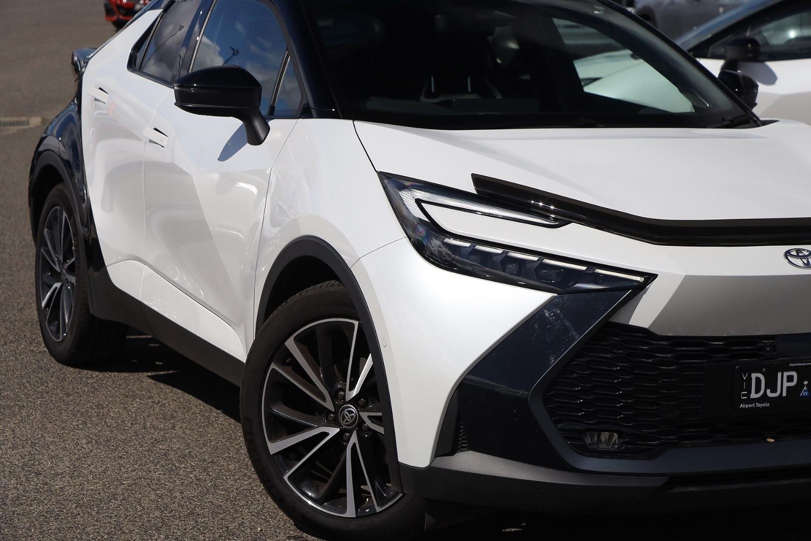 Toyota C-hr image 2