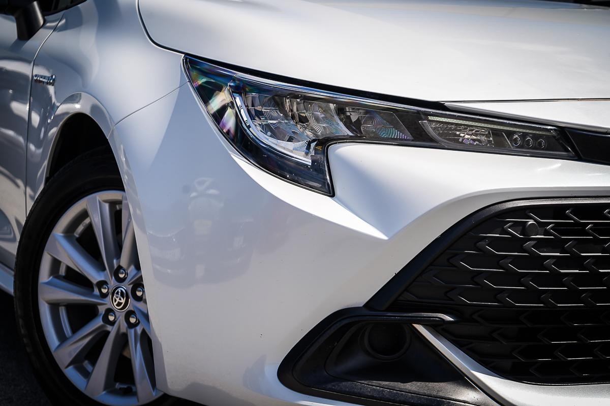 Toyota Corolla image 2