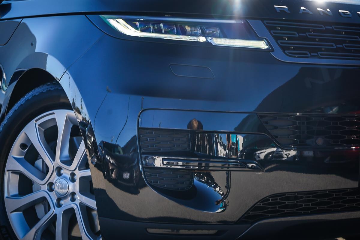 Land Rover Range Rover Sport image 2