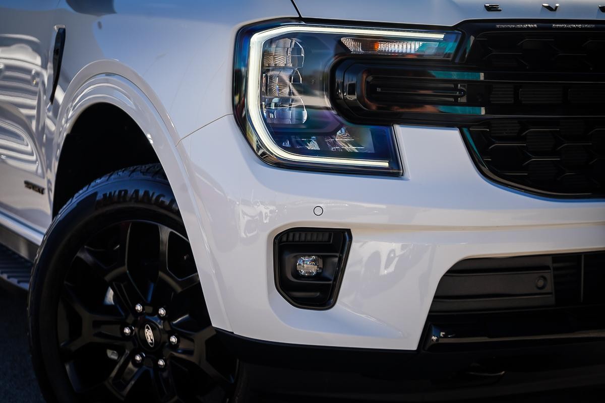 Ford Everest image 2
