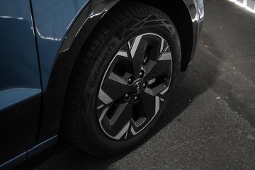 https://dvg-vehicle-assets.s3.amazonaws.com/1201644/3dev7usbh6p5rkkt3srfs8l42.jpg
