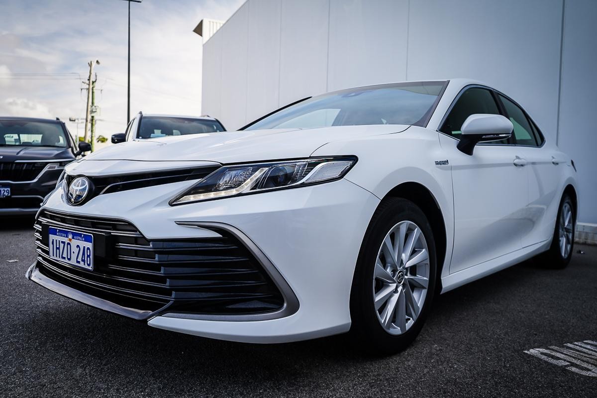 Toyota Camry image 4
