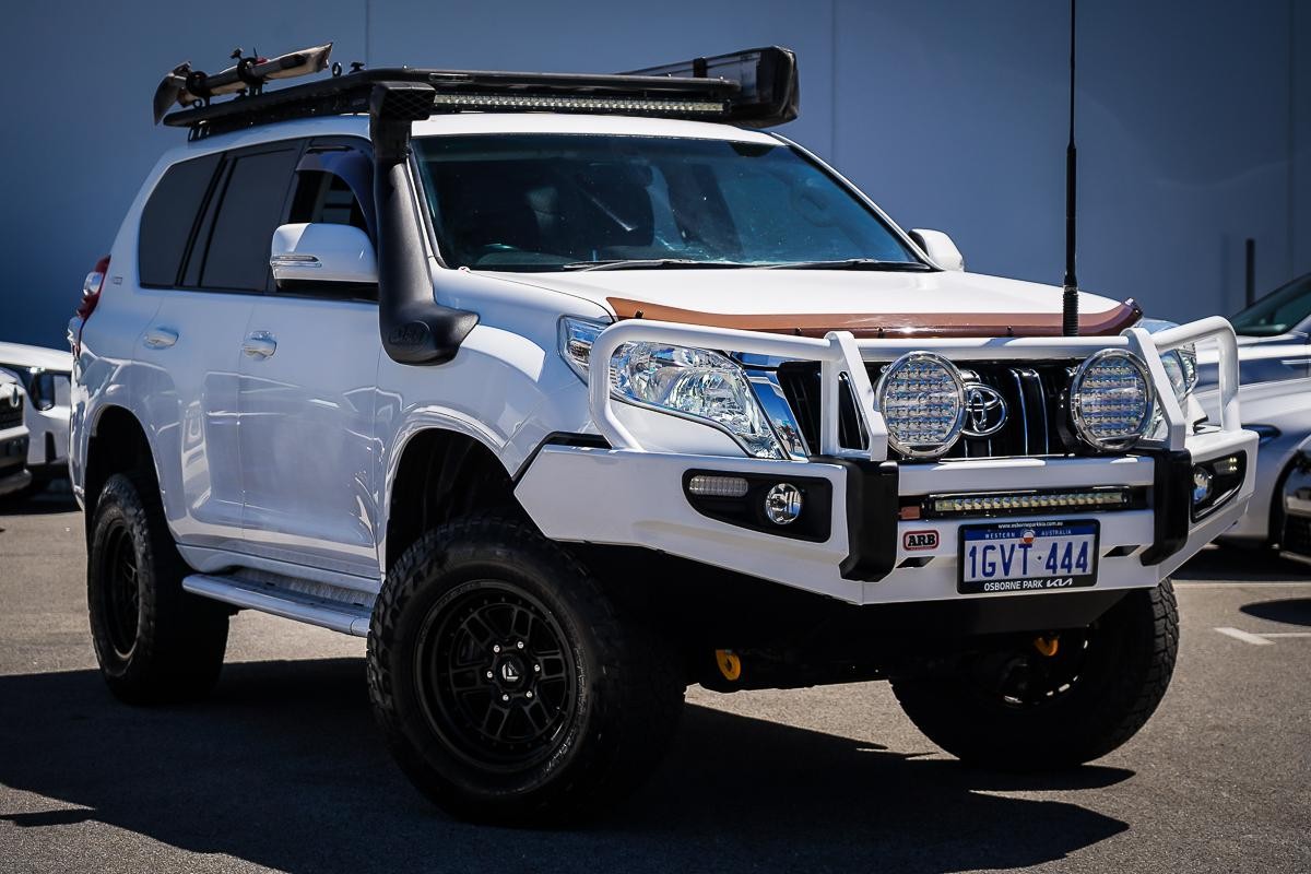 Toyota Landcruiser Prado image 1