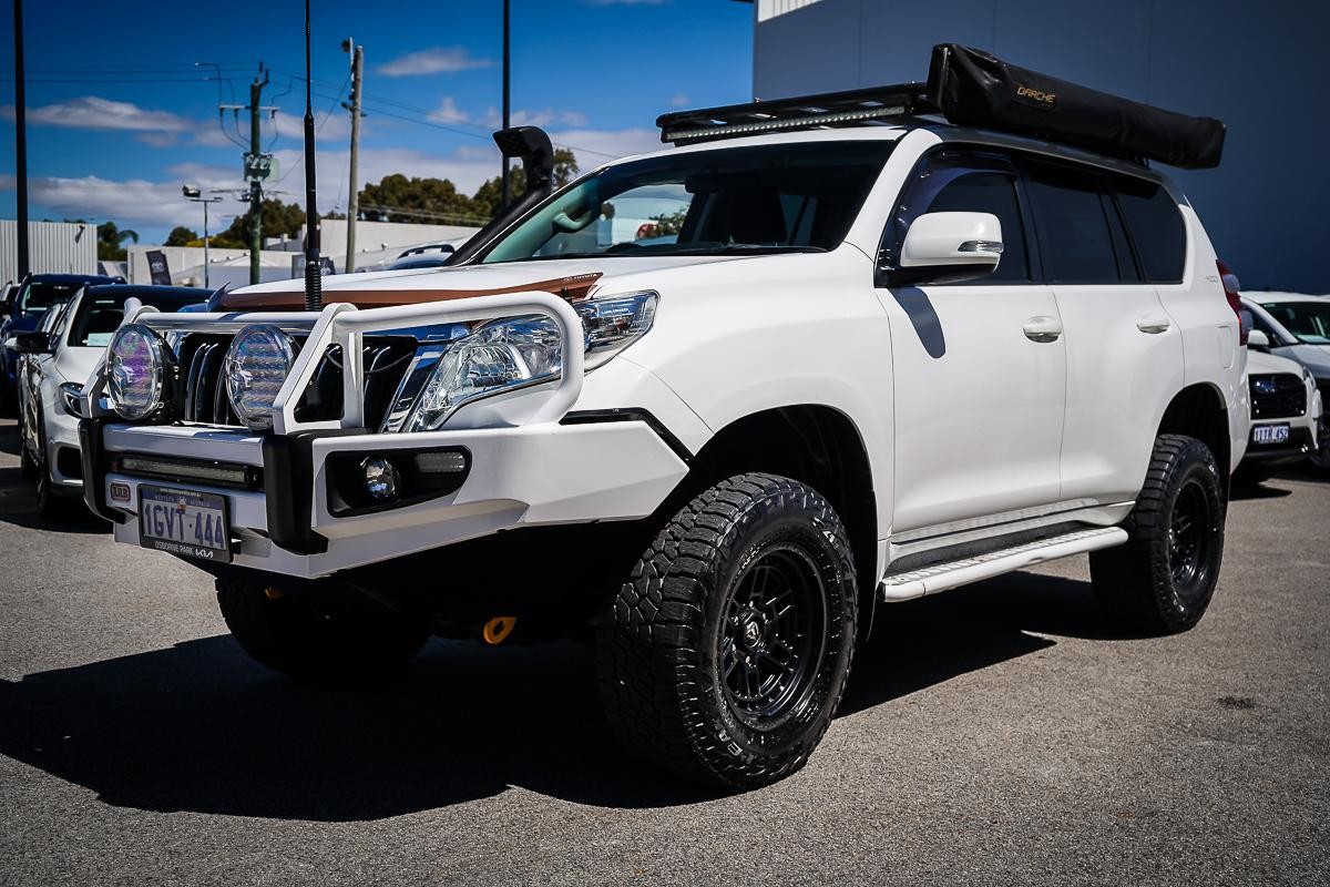 Toyota Landcruiser Prado image 4