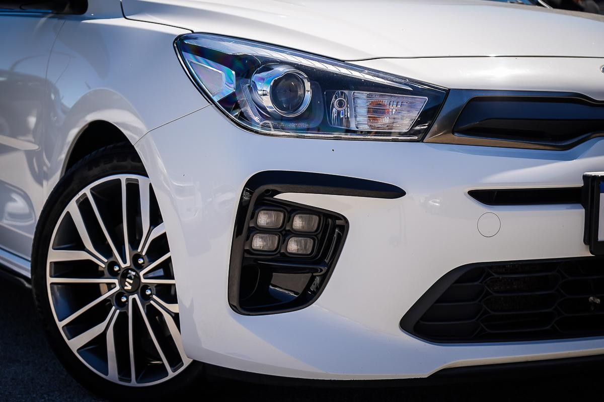 Kia Rio image 2