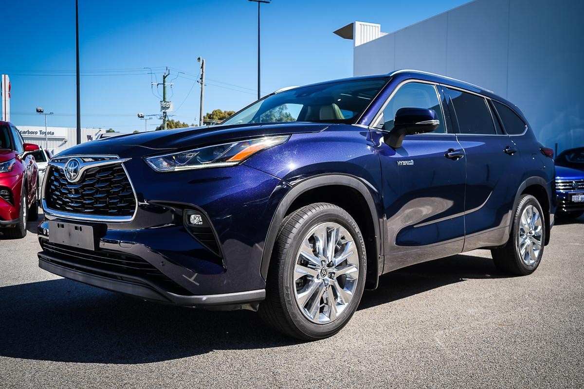 Toyota Kluger image 4