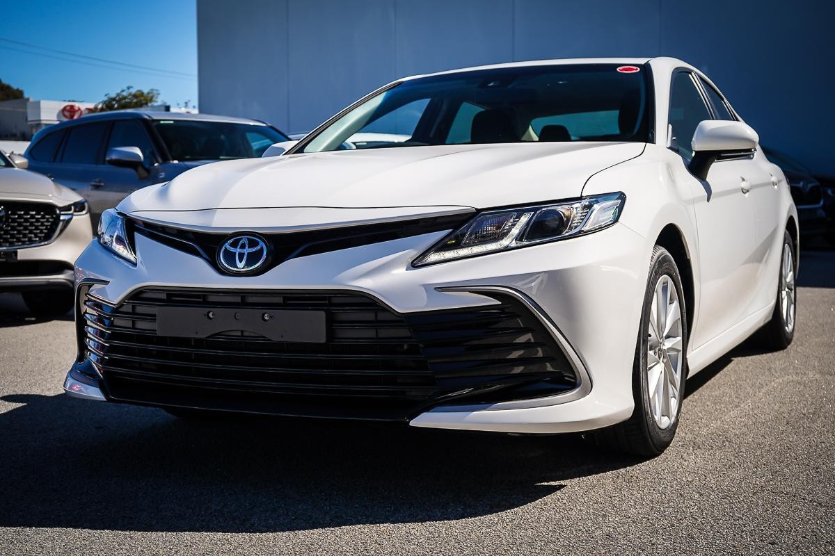 Toyota Camry image 4