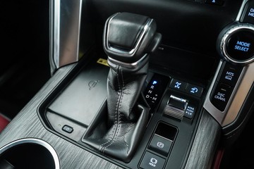 https://dvg-vehicle-assets.s3.amazonaws.com/1201679/6swijucb32vzm90batfk6xsp5.jpg