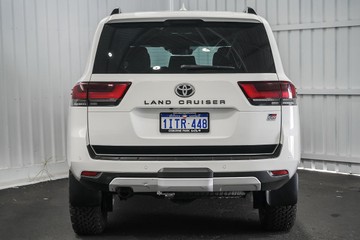 https://dvg-vehicle-assets.s3.amazonaws.com/1201679/8a7xw229lcqqu4i02czerk40i.jpg