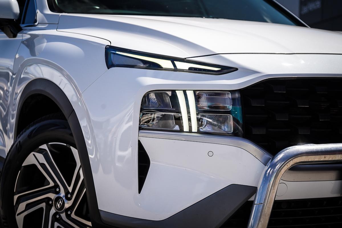 Hyundai Santa Fe image 2