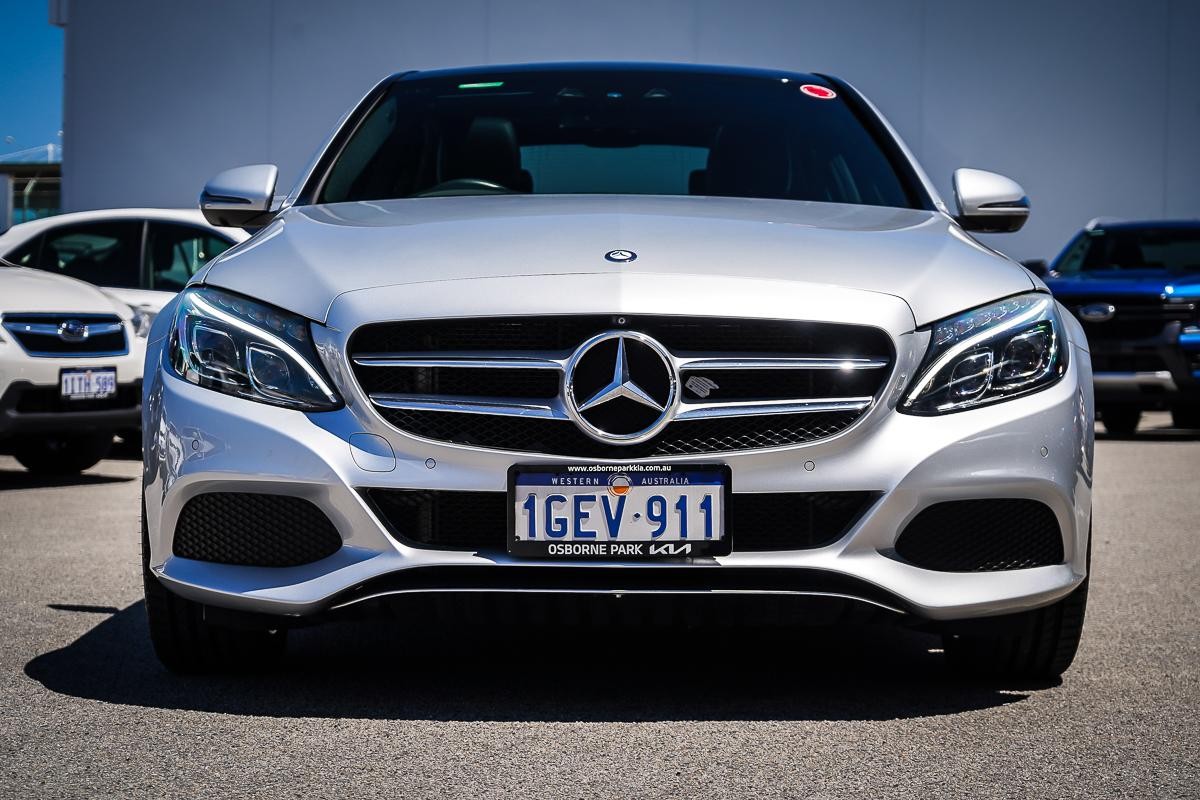 Mercedes Benz C-class image 3