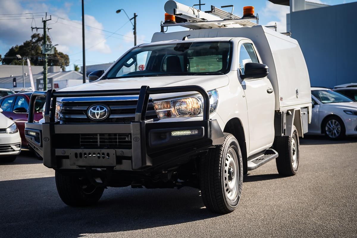 Toyota Hilux image 4
