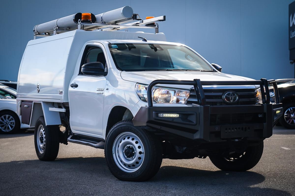 Toyota Hilux image 1