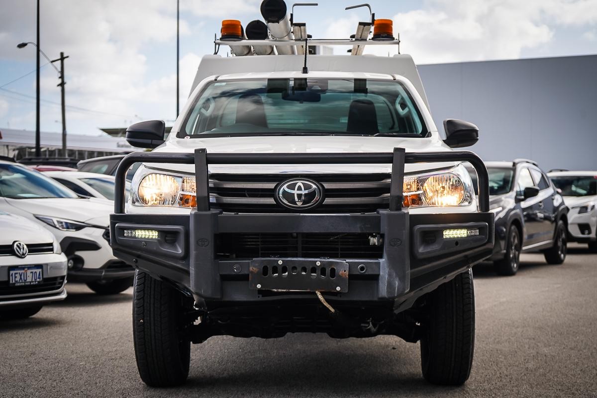 Toyota Hilux image 3