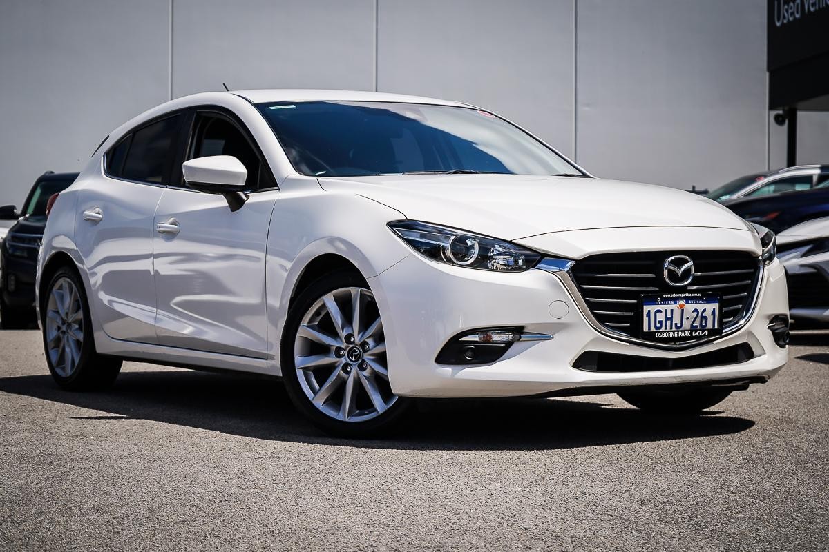 Mazda 3 image 1