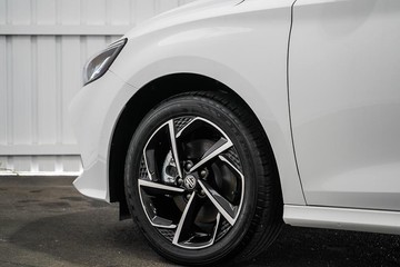 https://dvg-vehicle-assets.s3.amazonaws.com/1201736/a07zbedr54yxz8znlekq2ec9g.jpg