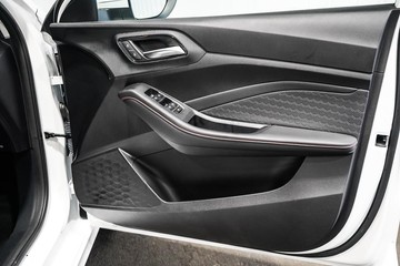 https://dvg-vehicle-assets.s3.amazonaws.com/1201745/r2i5qjc9ovnic8hgrvg3uza2.jpg