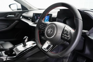 https://dvg-vehicle-assets.s3.amazonaws.com/1201751/9h5eyqao7kzey9kalwai28zm1.jpg