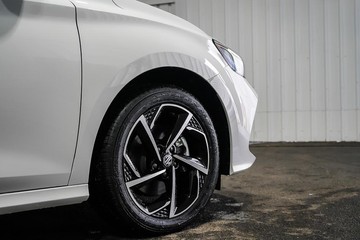 https://dvg-vehicle-assets.s3.amazonaws.com/1201753/9a1xrzq5bwpw6j0787ed0cy8s.jpg