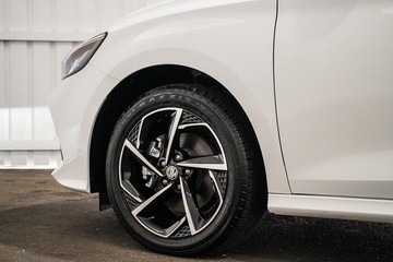 https://dvg-vehicle-assets.s3.amazonaws.com/1201770/b4i5jw73wqva5ihrvcsc3rf4v.jpg