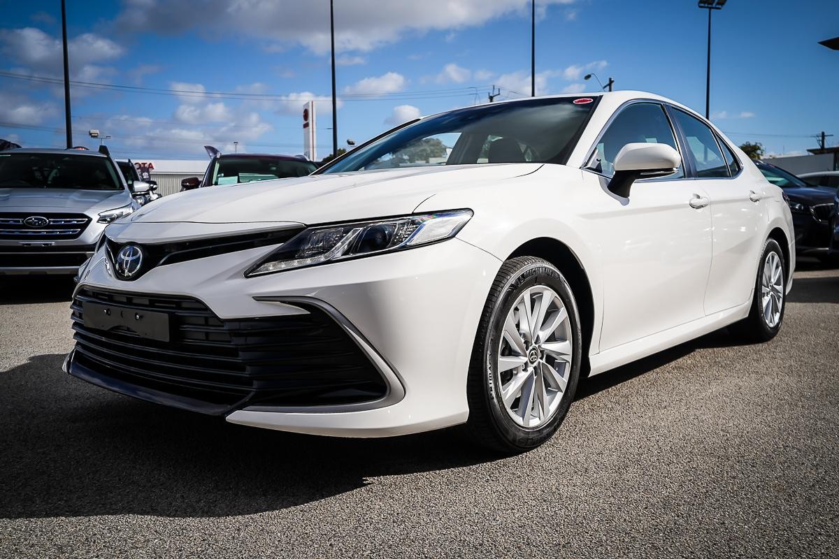 Toyota Camry image 4