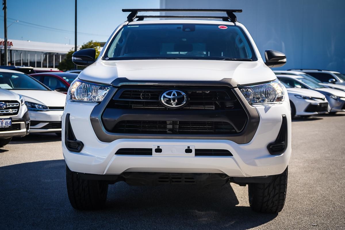 Toyota Hilux image 3