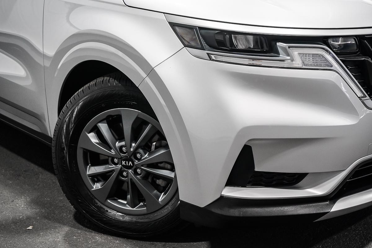 Kia Carnival image 2