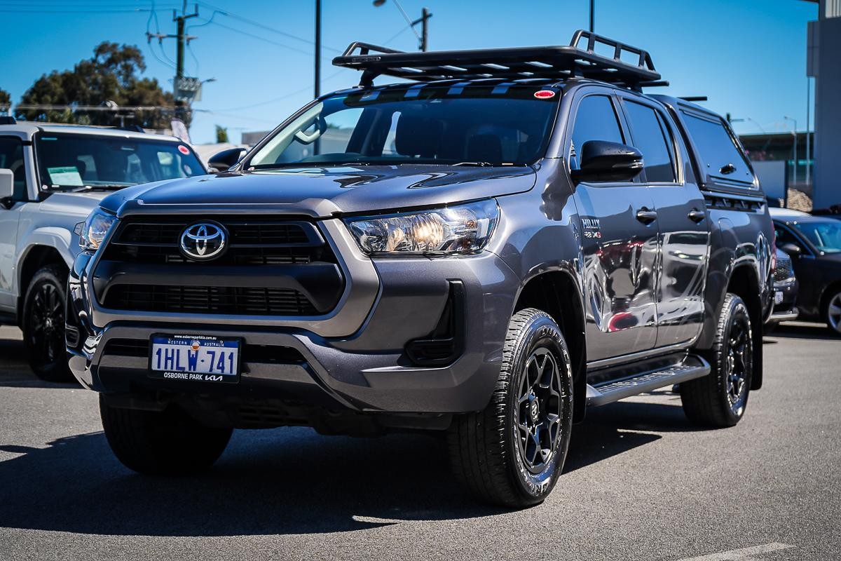 Toyota Hilux image 4