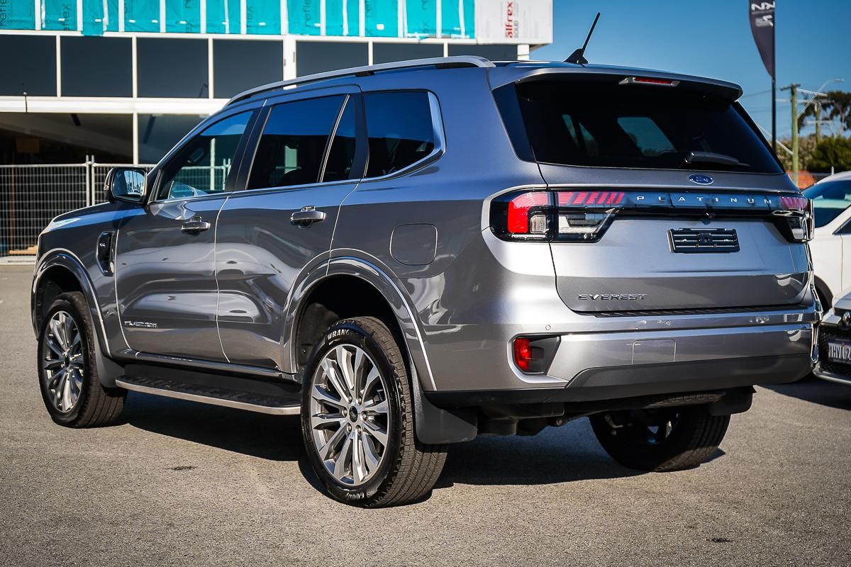 Ford Everest image 4