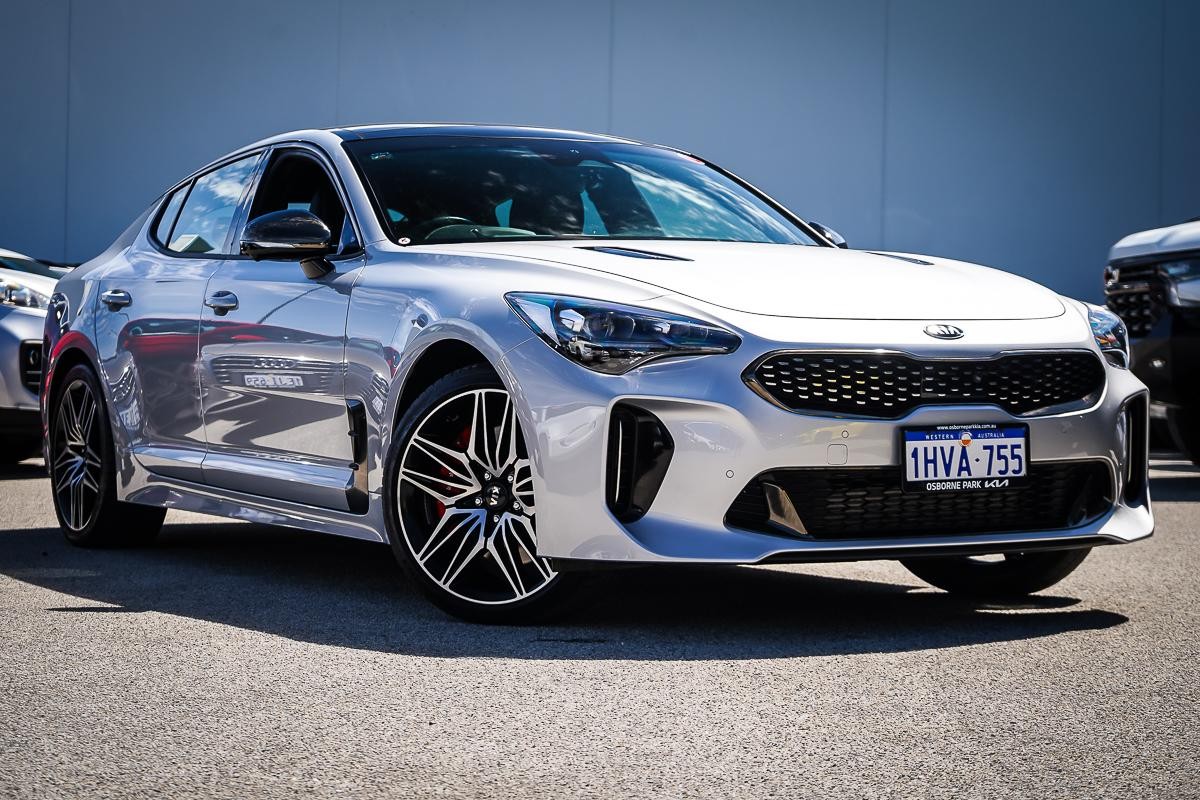 Kia Stinger image 1
