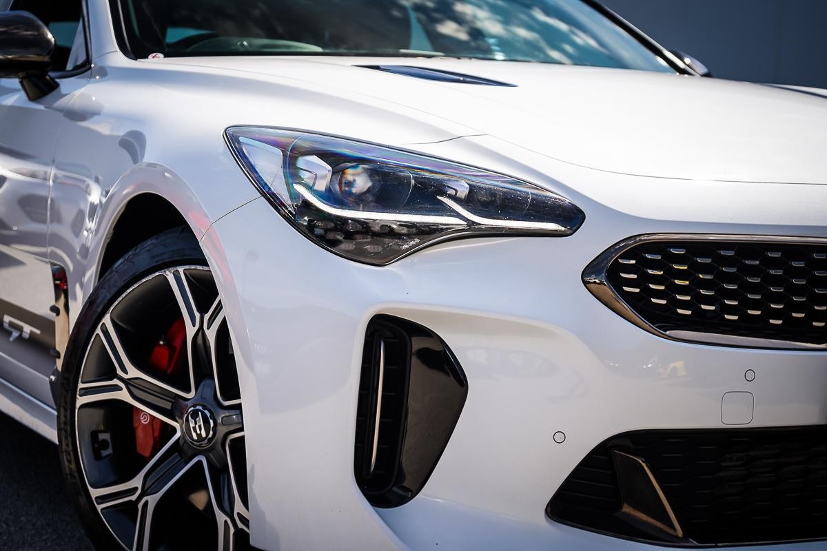 Kia Stinger image 2
