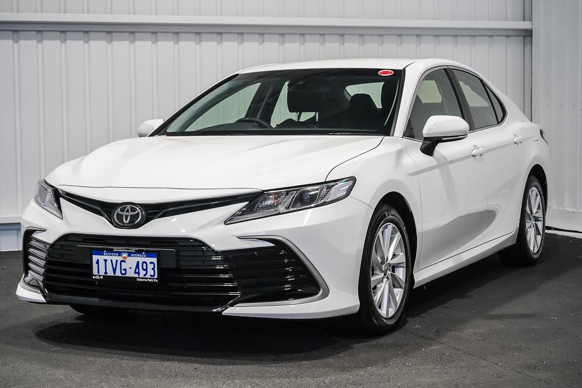 Toyota Camry image 4