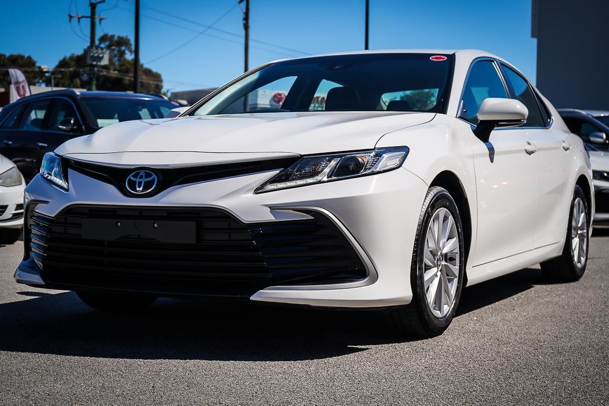 Toyota Camry image 4