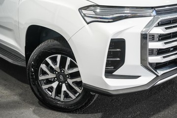https://dvg-vehicle-assets.s3.amazonaws.com/1201876/88nuv7uyxt8fpc80tkrok7jpz.jpg