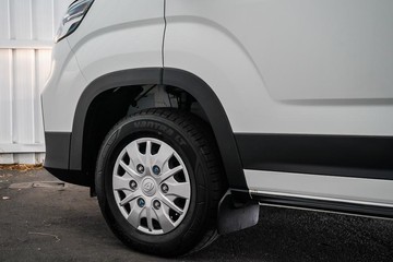 https://dvg-vehicle-assets.s3.amazonaws.com/1201887/1bjacwj9zidyrhf5ahy2ywpvw.jpg