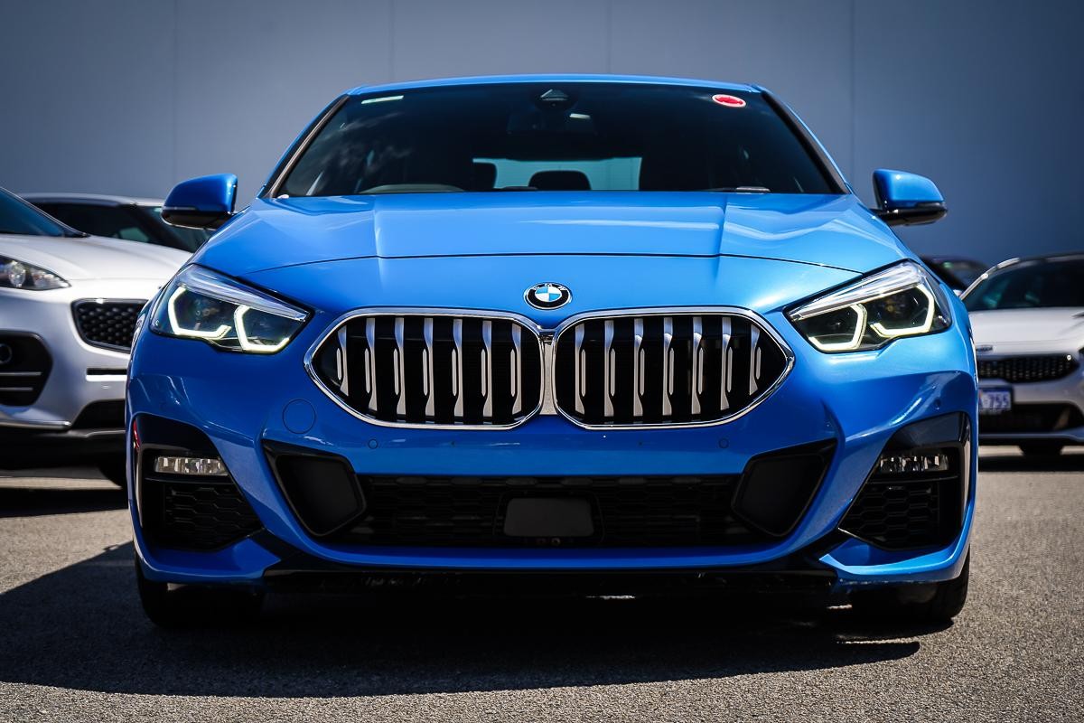 BMW 2 Series image 3