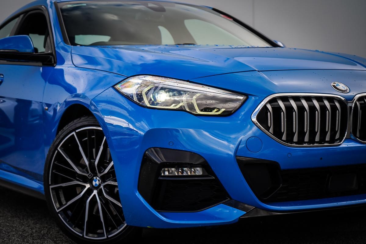 BMW 2 Series image 2