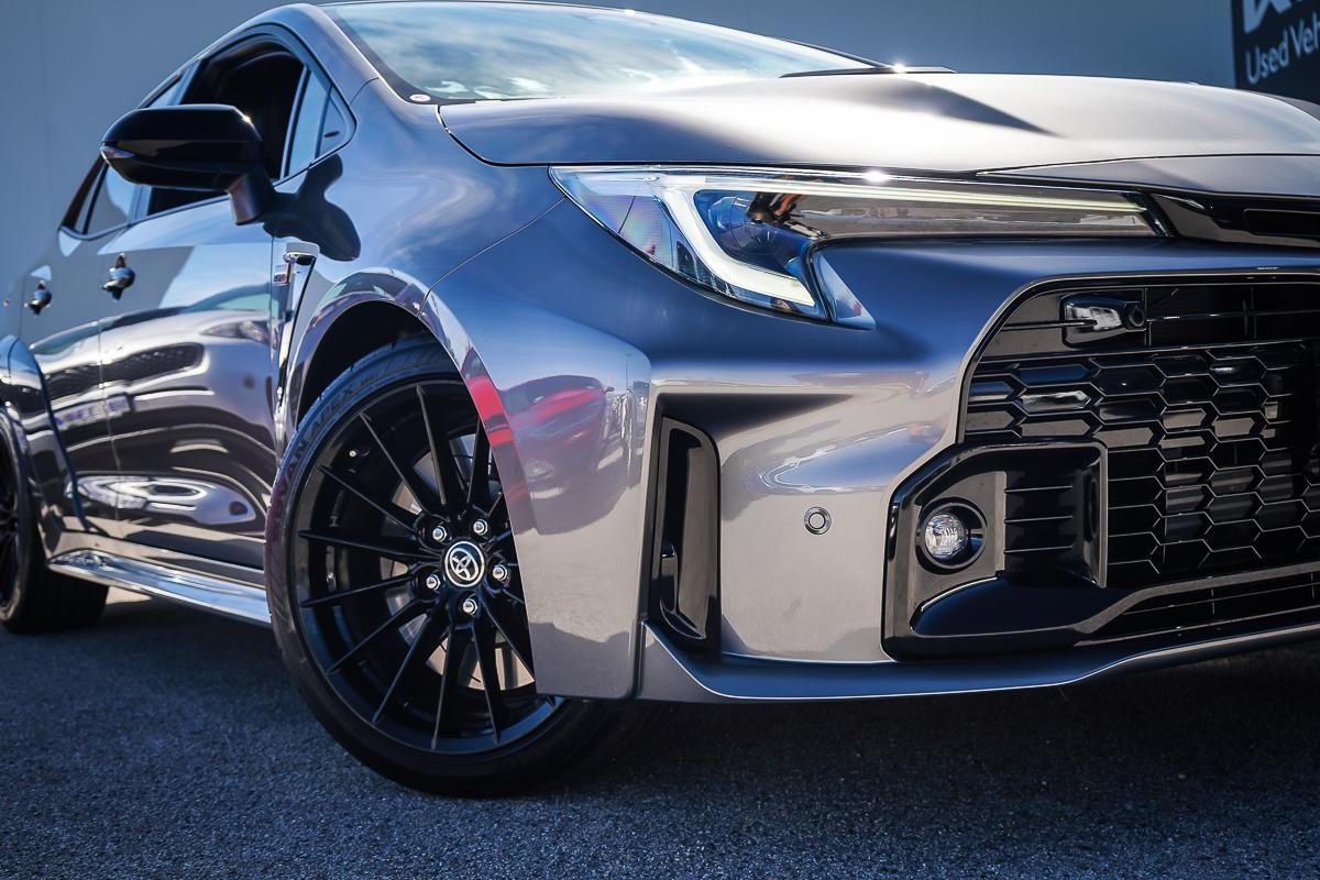 Toyota Corolla image 2
