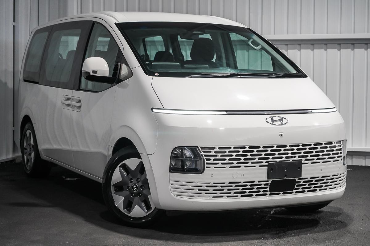 Hyundai Staria image 1