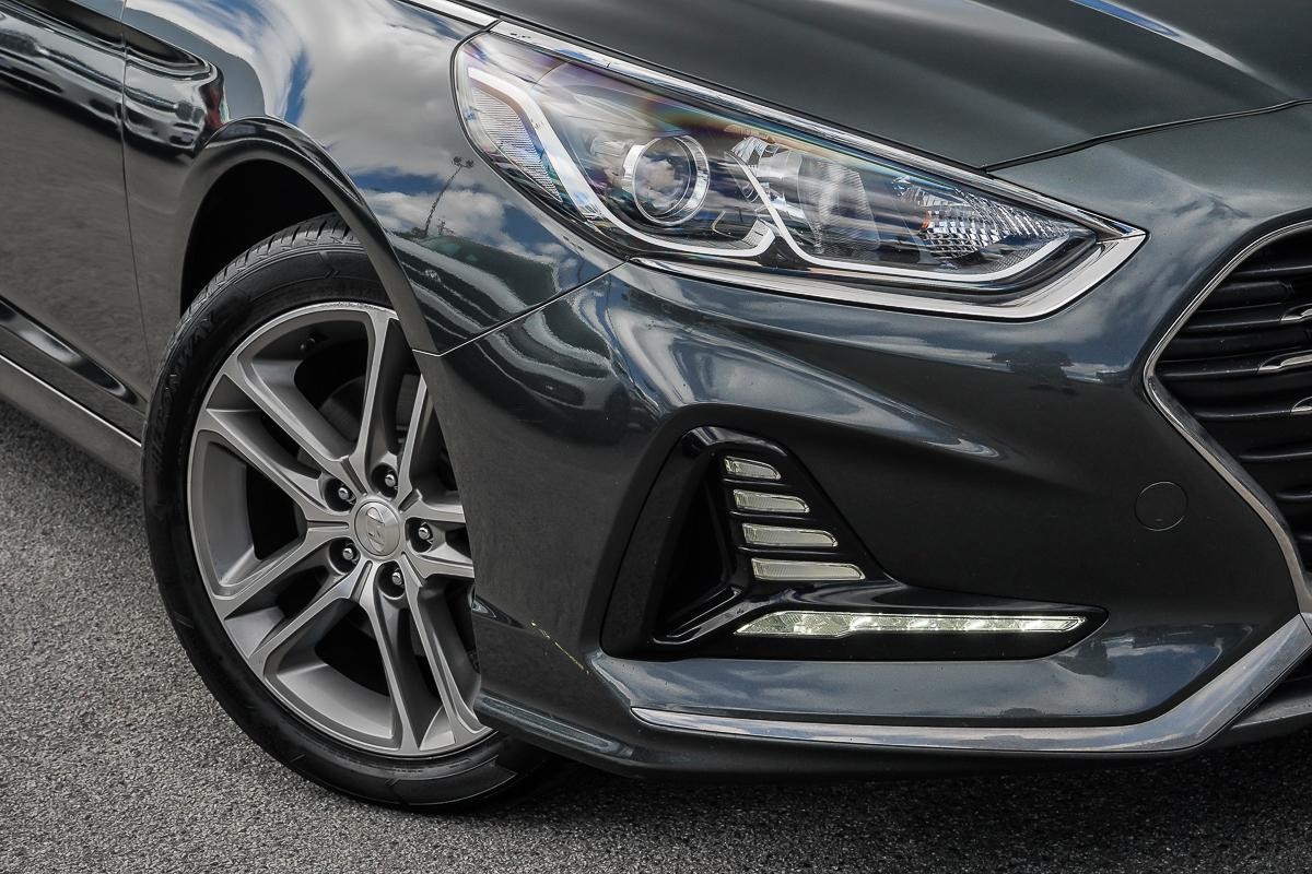 Hyundai Sonata image 2