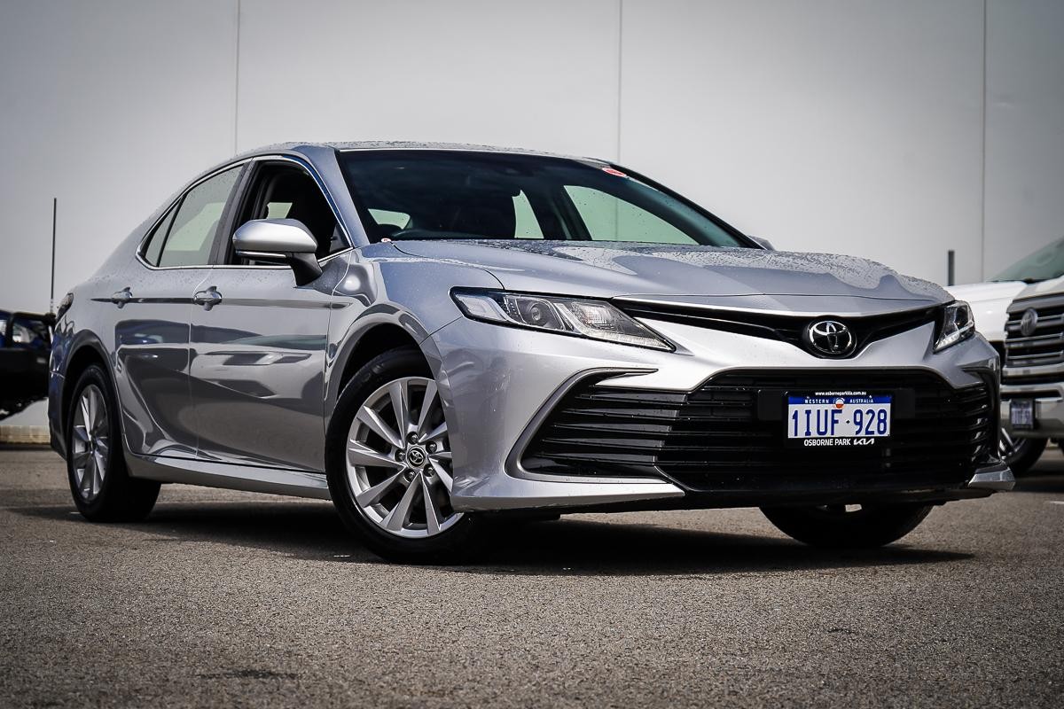 Toyota Camry image 1