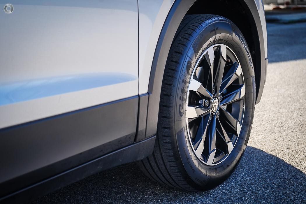 Volkswagen T-cross image 3