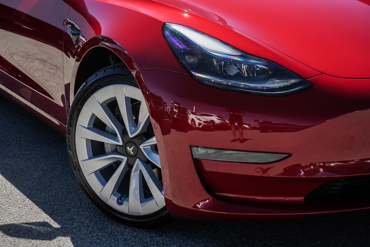 Tesla Model 3 image 2