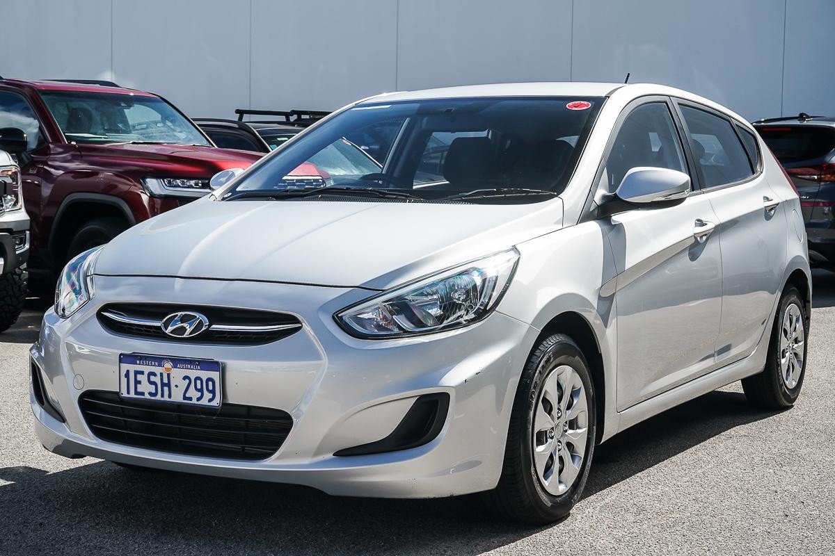 Hyundai Accent image 4