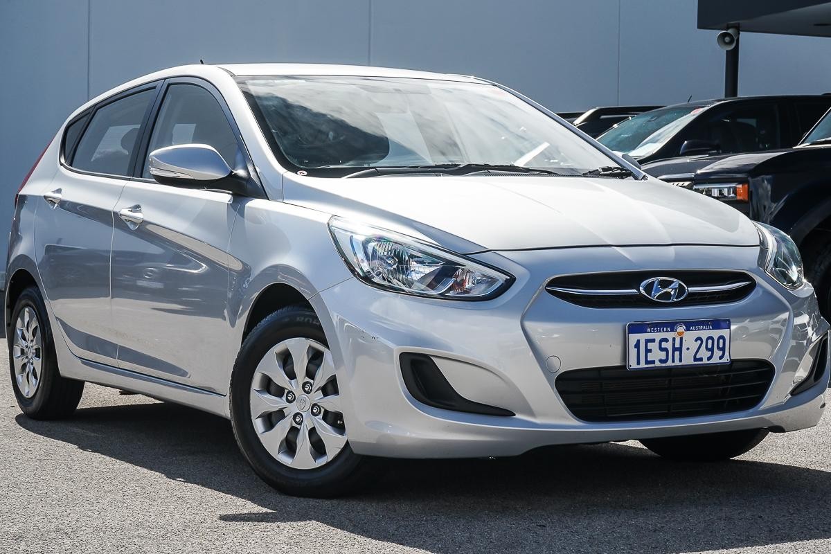 Hyundai Accent image 1