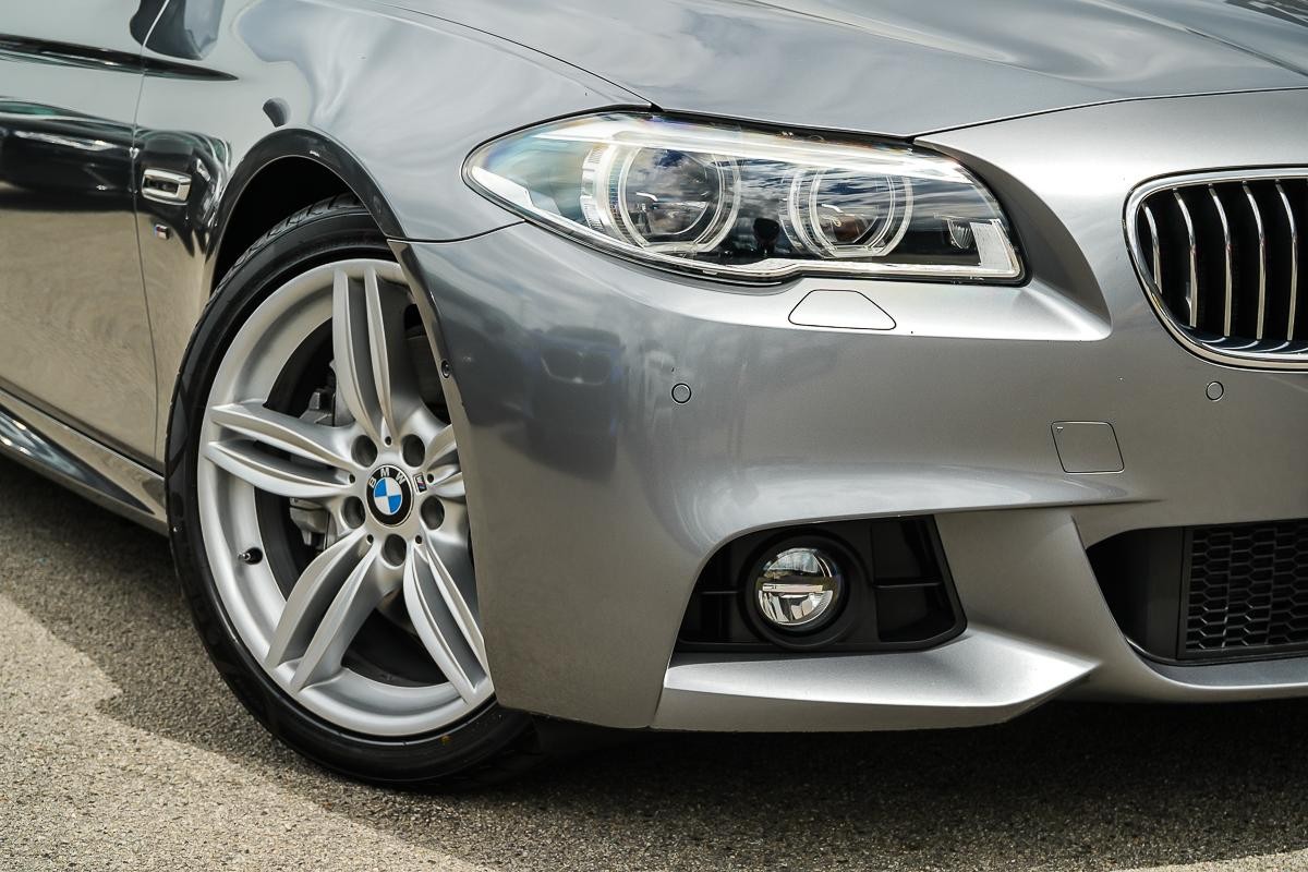 BMW 5 Series image 2